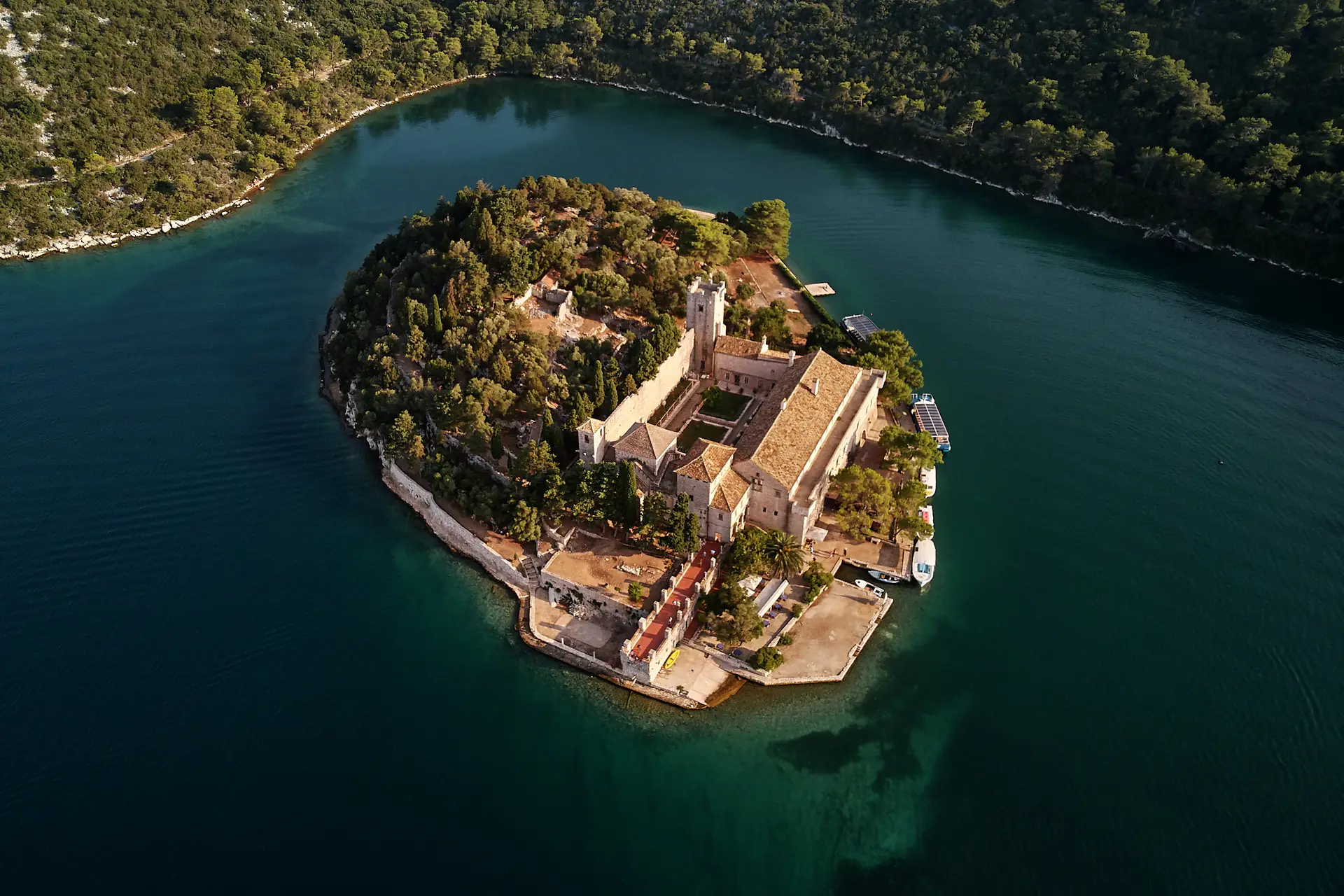 Little island at the lake in the middle 