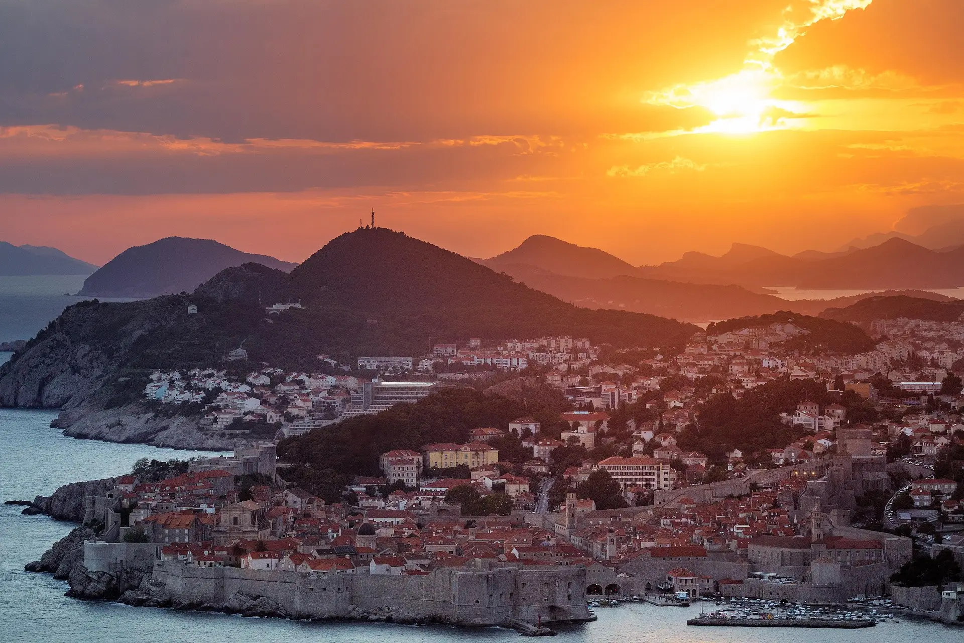 Panoramic view of a dubrovnik at sunset
